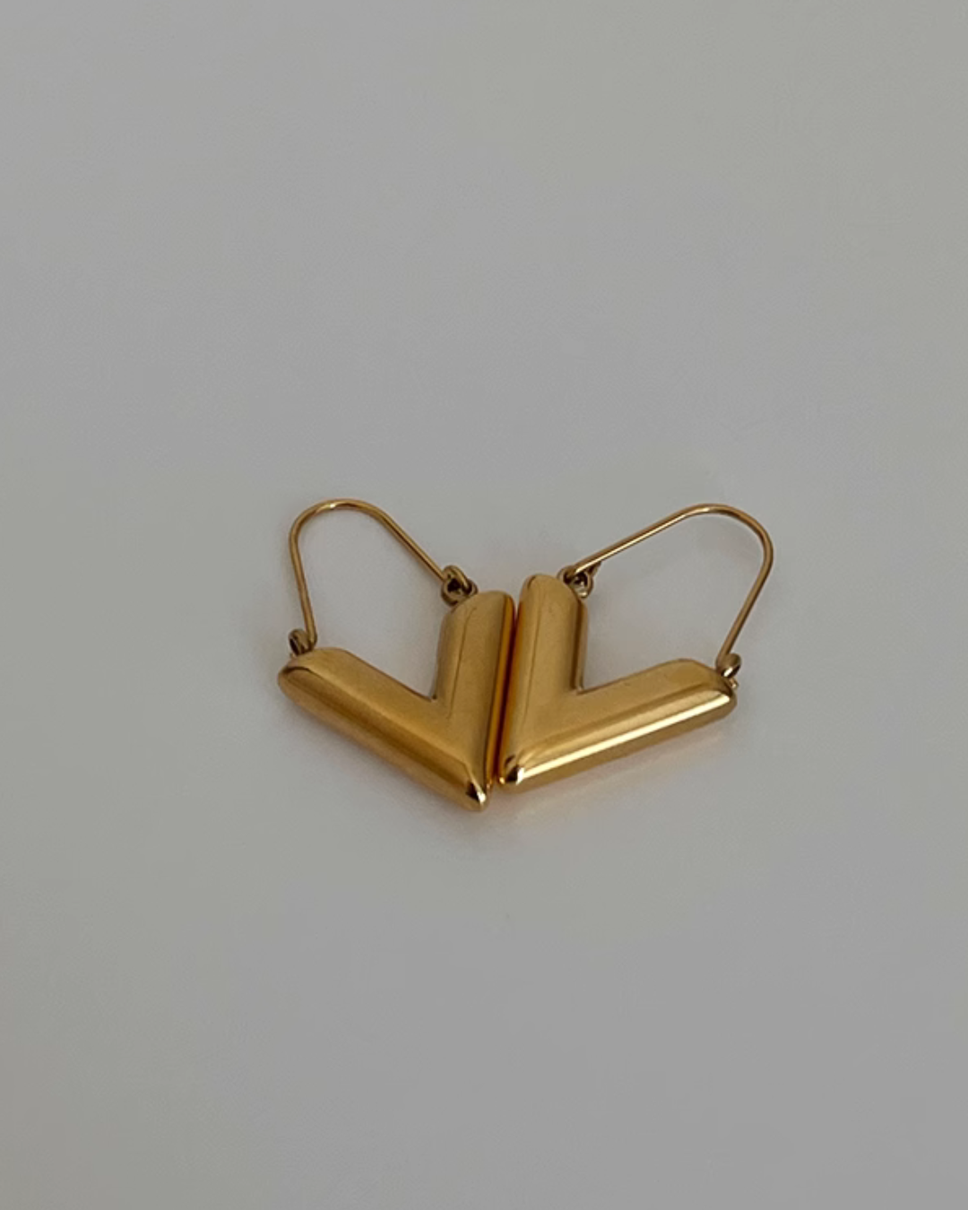 V Shape Gold Pierce WER0010